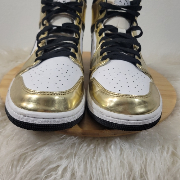 NIKE Air Jordan 1 Mid SE Mens Metallic Gold lace up sneakers DC1419-700 (2020) - Picture 5 of 9
